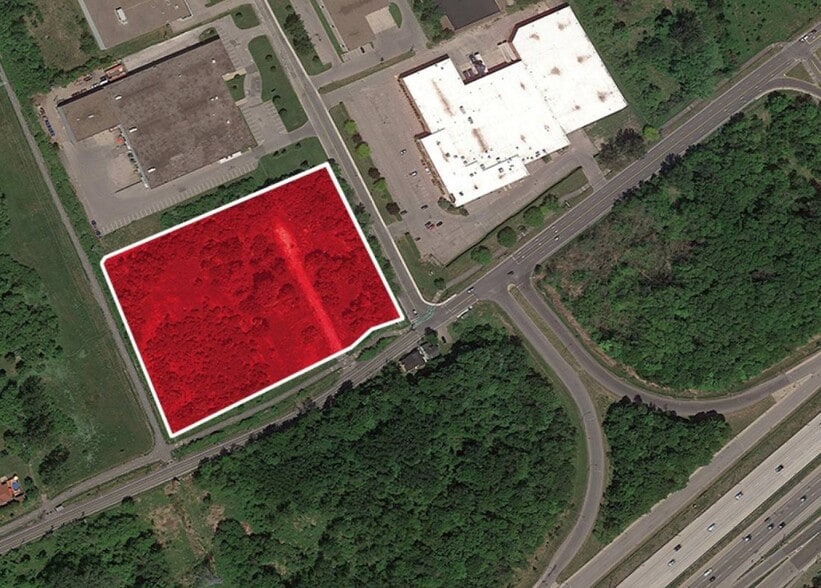 3 St Cedar, Ste-Anne-de-Bellevue, QC à vendre - Aérien – Image 1 sur 1