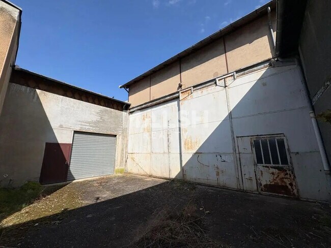 Plus de détails pour Local d'activités à louer