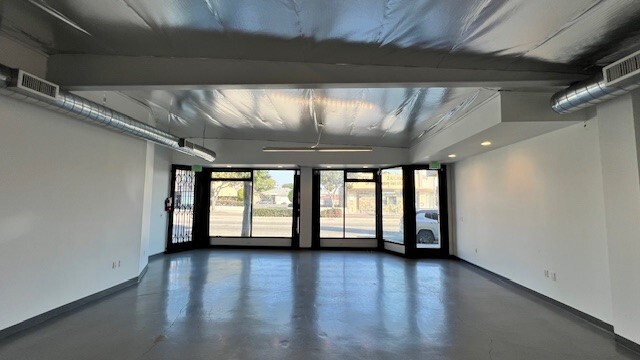 3505 W Beverly Blvd, Montebello, CA à louer - Photo de l’immeuble – Image 3 sur 27