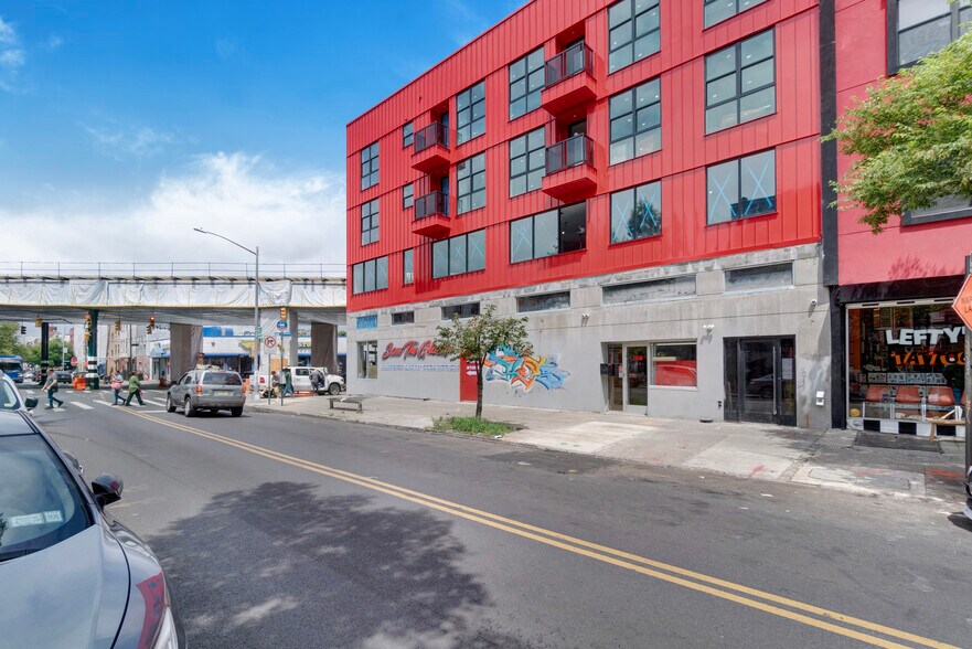 245 Wilson Ave, Brooklyn, NY à louer - Photo de l’immeuble – Image 3 sur 12