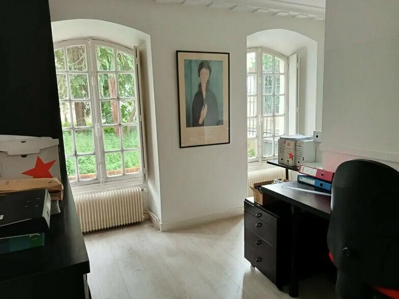 Bureau dans Paris à louer - Photo de l’immeuble – Image 1 sur 8