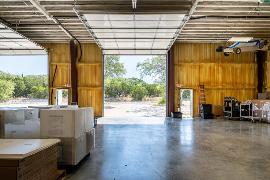 4402 Weletka Dr, Austin, TX à louer - Photo de l’immeuble – Image 3 sur 7