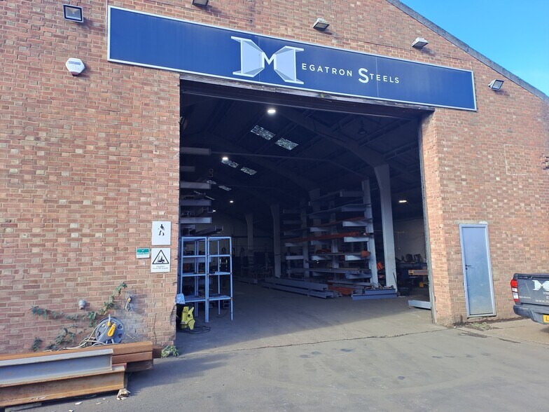 13 Southfield, Welwyn Garden City à vendre - Photo de l’immeuble – Image 2 sur 3