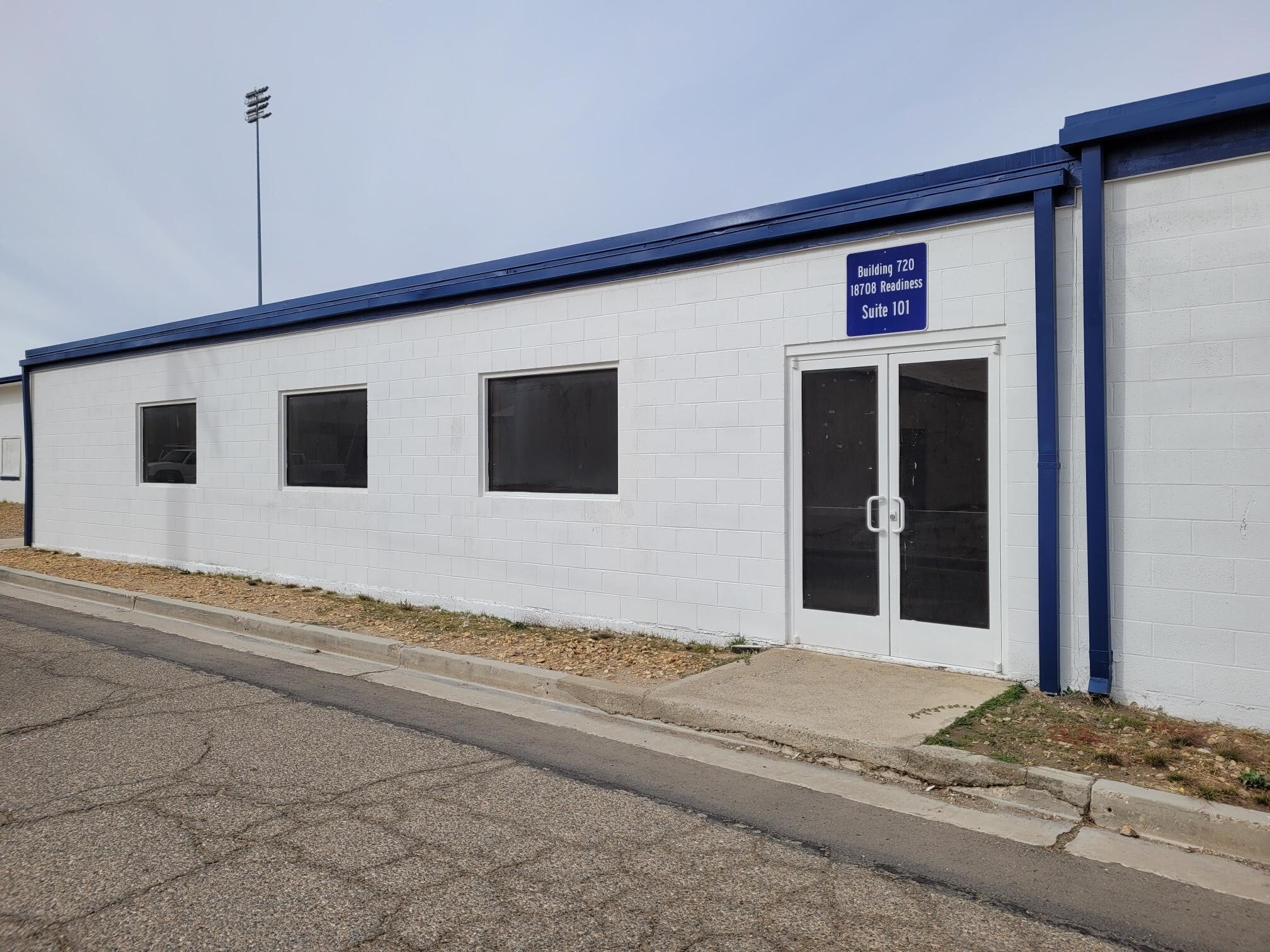 18708 Readiness St, Victorville, CA à louer Photo de l’immeuble– Image 1 sur 7