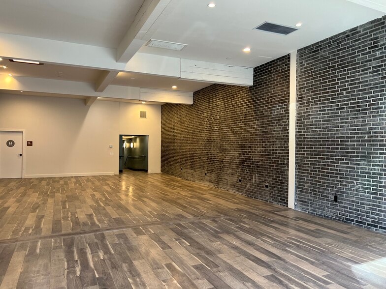 12323 Ventura Blvd, Studio City, CA à louer - Photo intérieure – Image 3 sur 7