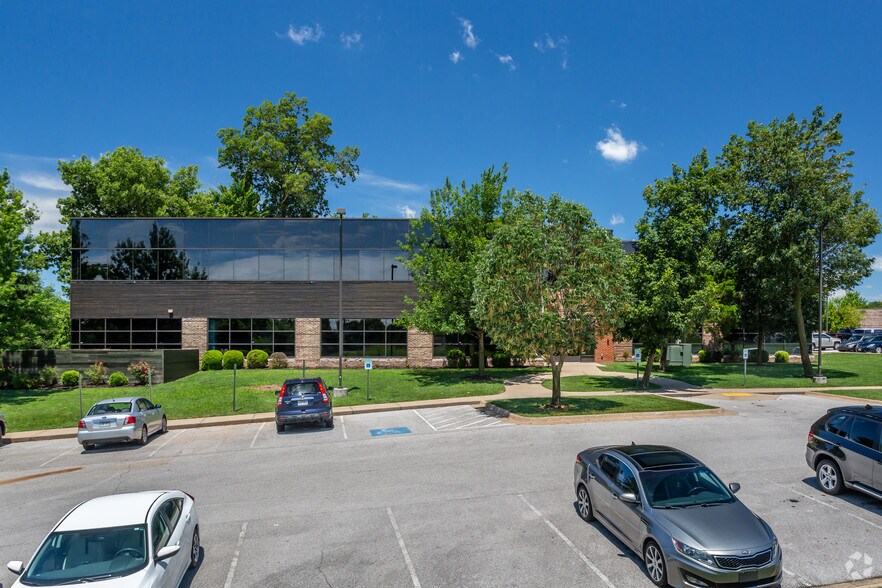 701 Horsebarn Rd, Rogers, AR à louer - Photo de l’immeuble – Image 2 sur 4