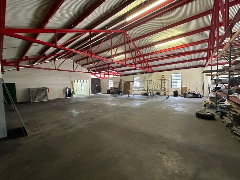 2318 W Columbus Dr, Tampa, FL à louer - Photo intérieure – Image 3 sur 9