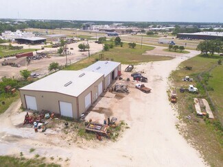 Plus de détails pour 1560 N Harvey Mitchell Pky, Bryan, TX - Industriel/Logistique à louer