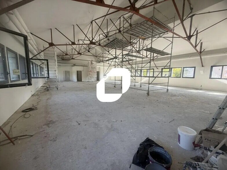 Bureau dans Neuilly-sur-Marne à louer - Photo de l’immeuble – Image 1 sur 8