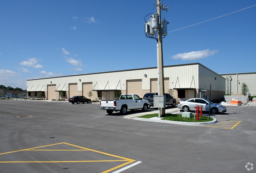 2578 Clark St, Apopka, FL à louer - Photo de l’immeuble – Image 2 sur 7