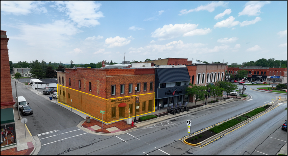 118 W Maumee St, Angola, IN à louer - Photo de l’immeuble – Image 1 sur 2