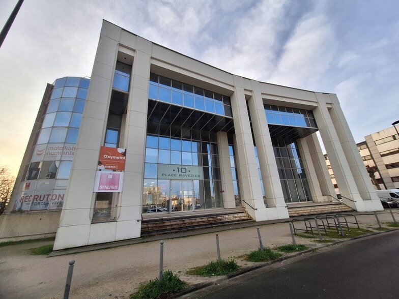 207 Cours Du Médoc, Bordeaux à louer - Photo de l’immeuble – Image 1 sur 9