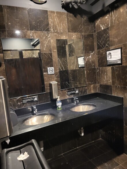 238 Route 34, Matawan, NJ à vendre - Photo intérieure – Image 2 sur 6