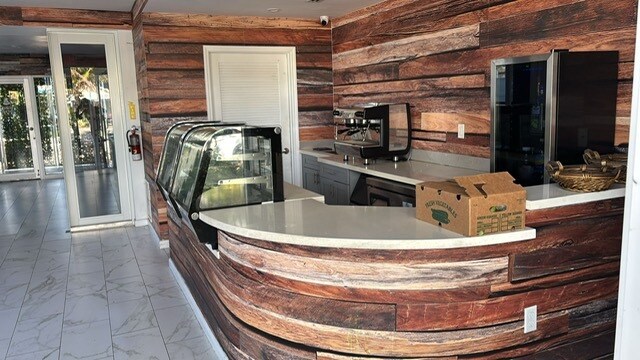 3872 Grand Ave, Miami, FL à louer - Photo de l’immeuble – Image 2 sur 11