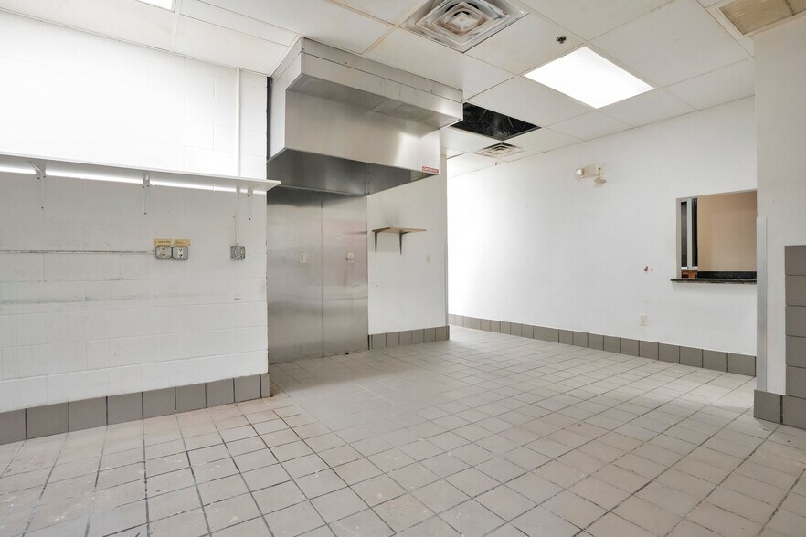 150 S Magnolia Ave, Orlando, FL à vendre - Photo intérieure – Image 2 sur 14