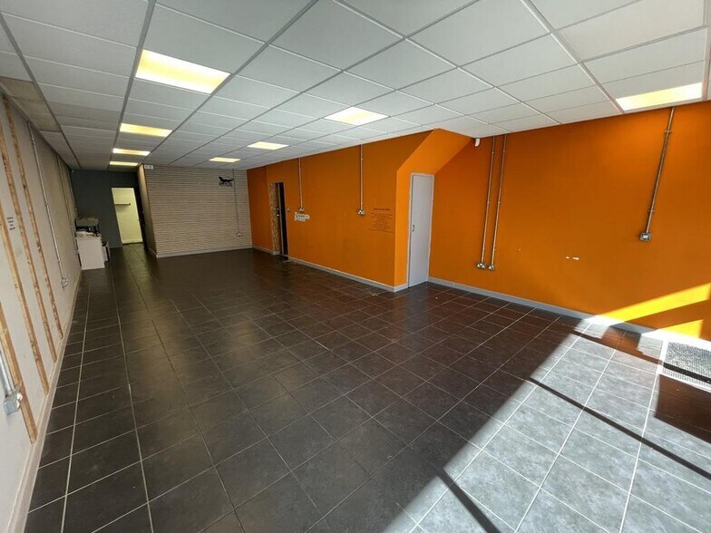 7 The Smithfield Centre, Leek à louer - Photo de l’immeuble – Image 3 sur 20