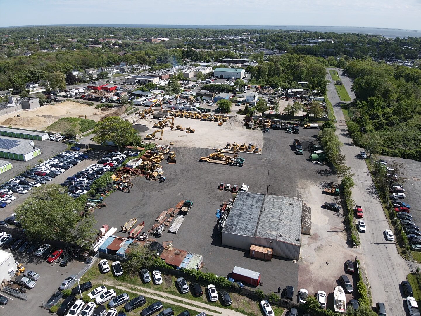 195 S Denver Ave, Bay Shore, NY à louer Photo de l’immeuble– Image 1 sur 4