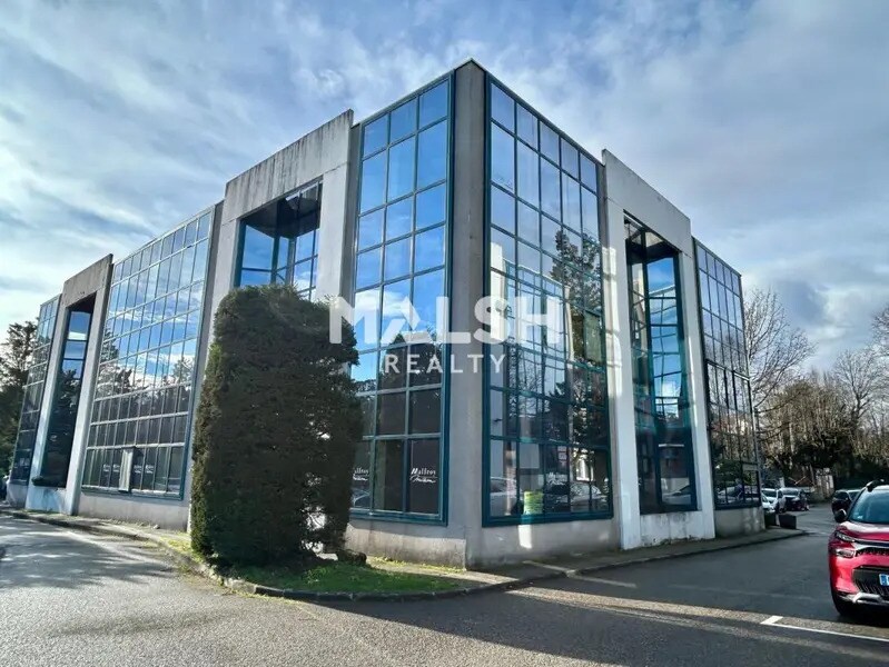 Bureau dans Saint-Genis-Laval à vendre Photo de l’immeuble– Image 1 sur 14