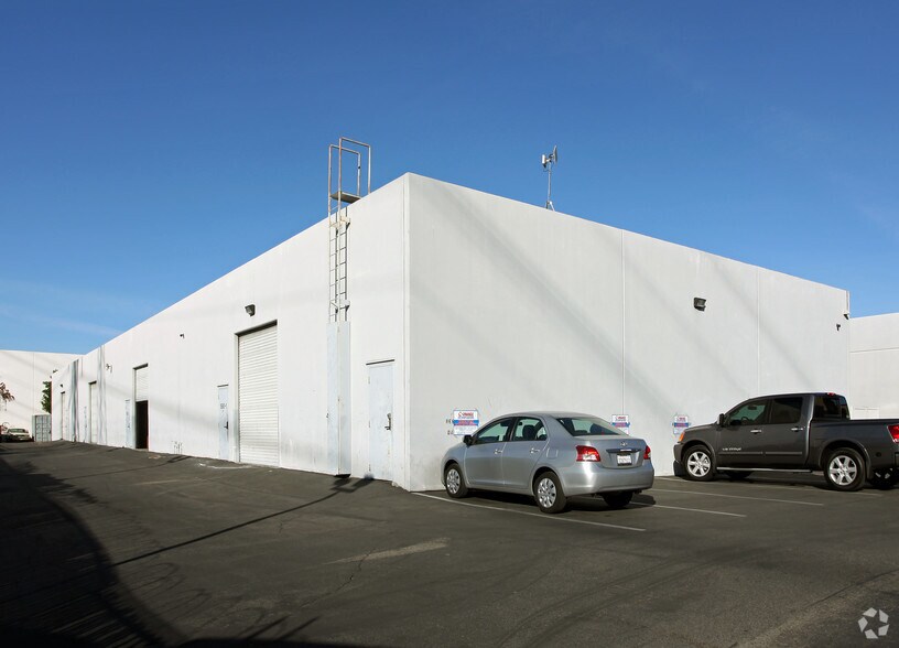 1580 N Batavia St, Orange, CA à louer - Photo de l’immeuble – Image 3 sur 3