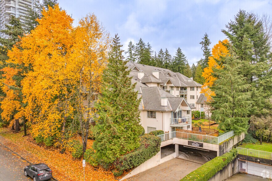 1148 Westwood St, Coquitlam, BC à vendre - Photo de l’immeuble – Image 2 sur 3