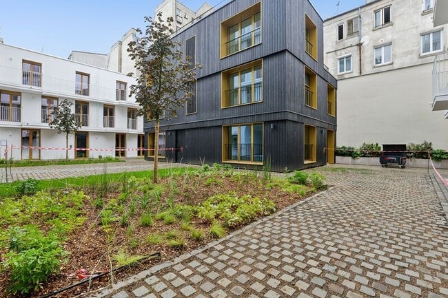 Plus de détails pour 5 Place Léon Blum, Paris - Local commercial à vendre