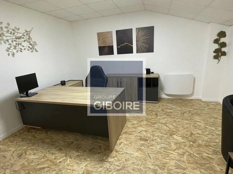 5 Rue De La Plaine, Laillé à louer - Photo de l’immeuble – Image 3 sur 10