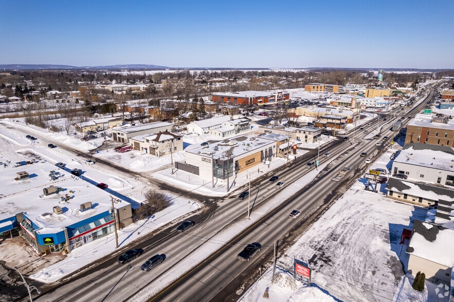 297-333 Boul Harwood, Vaudreuil-dorion, QC à vendre - Aérien – Image 2 sur 5