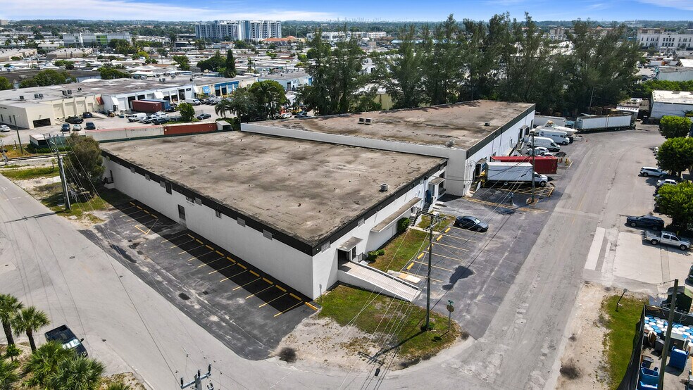 7361-7391 NW 78th St, Medley, FL à louer - Photo de l’immeuble – Image 3 sur 22