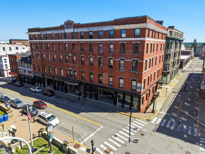 35 Union St, New London, CT à vendre - Photo de l’immeuble – Image 1 sur 39