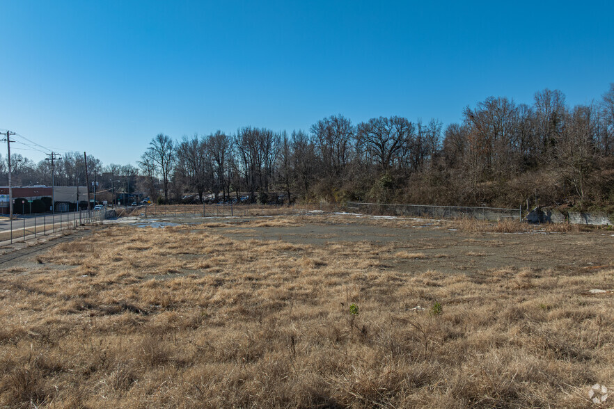 1100 S Elm St, Greensboro, NC à louer - Aérien – Image 2 sur 10