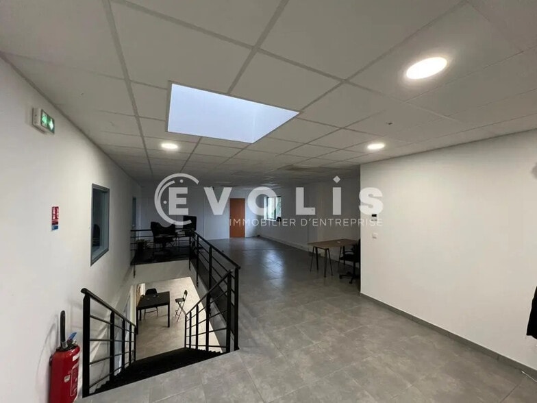 1 Rue Galilée, Saint-Priest à louer - Photo de l’immeuble – Image 3 sur 27