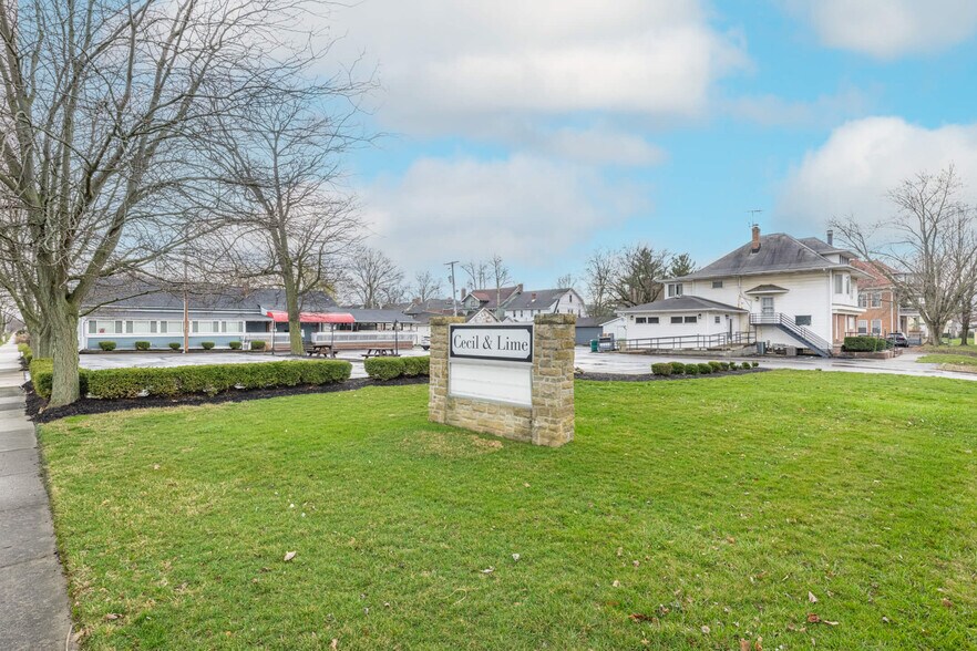 227 E Cecil St, Springfield, OH à vendre - Photo de l’immeuble – Image 2 sur 85