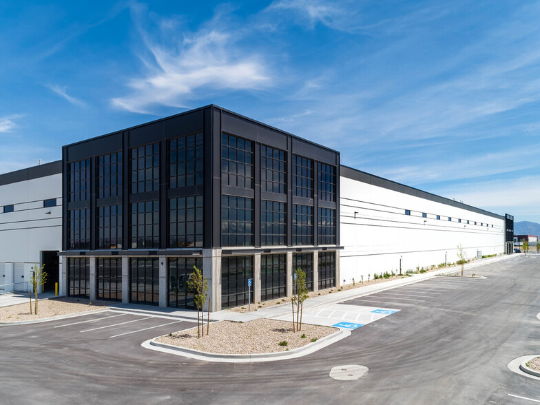 6320 W 300 S, Salt Lake City, UT à louer - Photo de l’immeuble – Image 2 sur 7