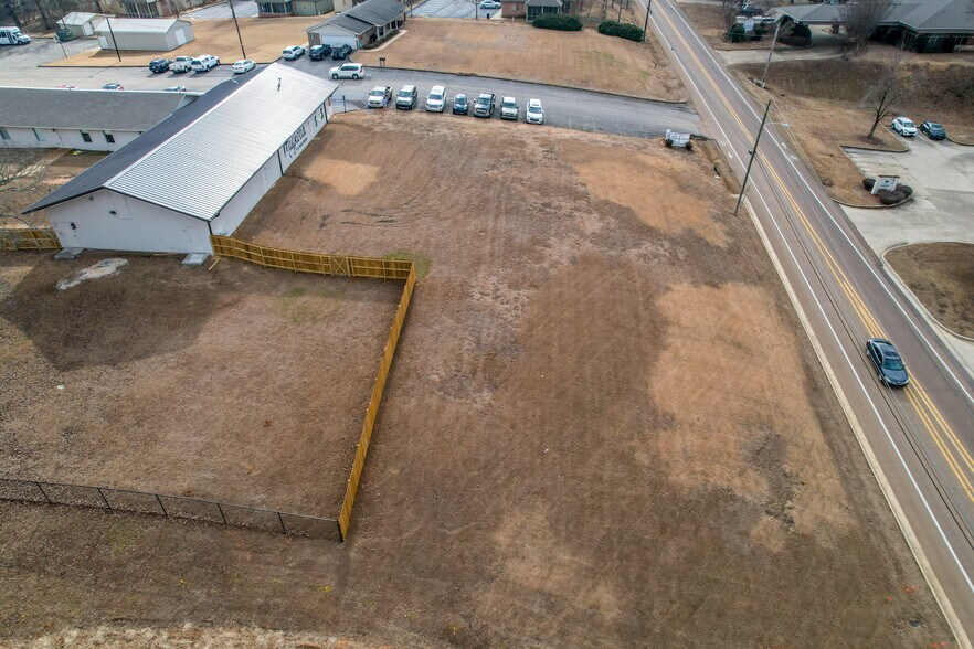2887 S Lamar Blvd, Oxford, MS à vendre - Photo de l’immeuble – Image 1 sur 4
