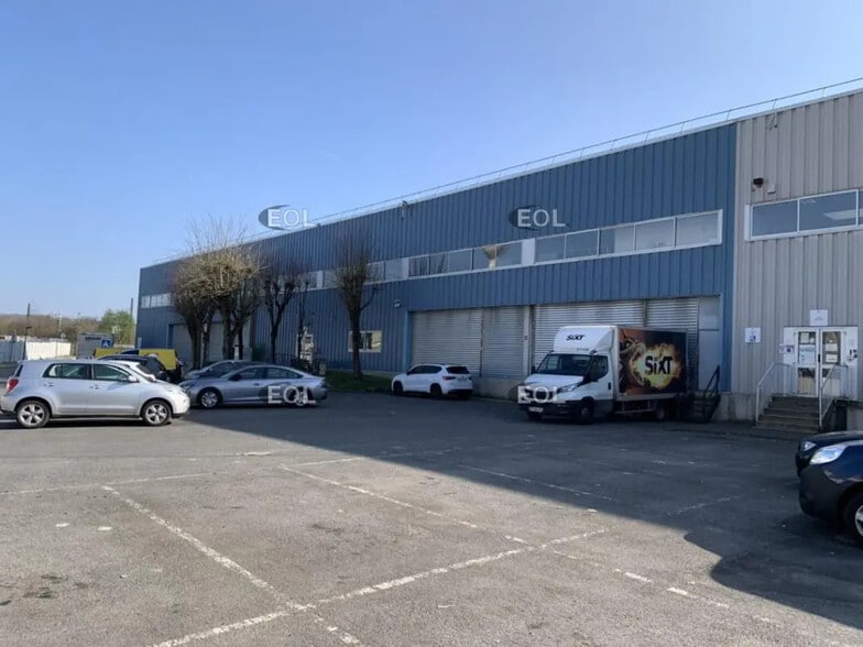 Industriel/Logistique dans Sucy-en-Brie à louer - Photo de l’immeuble – Image 3 sur 7