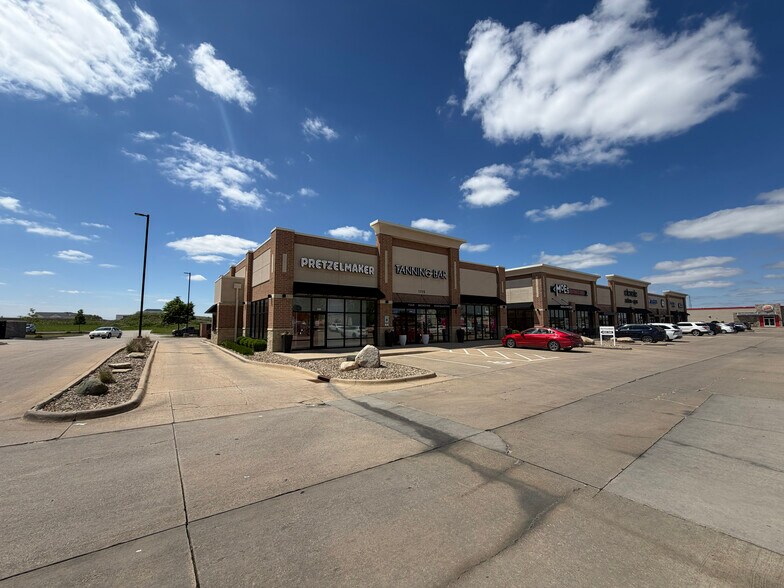 1115 Blairs Ferry Rd NE, Cedar Rapids, IA à louer - Photo de l’immeuble – Image 2 sur 13