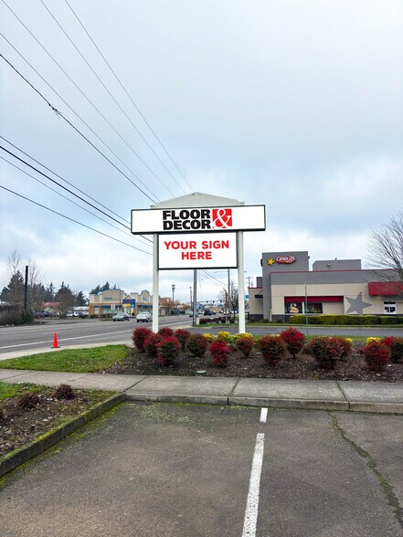 10174-10176 SE 82nd Ave, Portland, OR à louer - Photo de l’immeuble – Image 3 sur 5