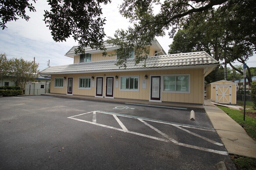 36 Tropic Blvd W, Largo, FL à louer - Photo de l’immeuble – Image 3 sur 4