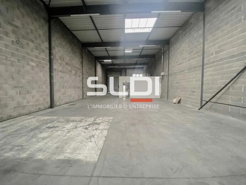 Local d’activités dans Saint-Priest à louer - Photo intérieure – Image 3 sur 5