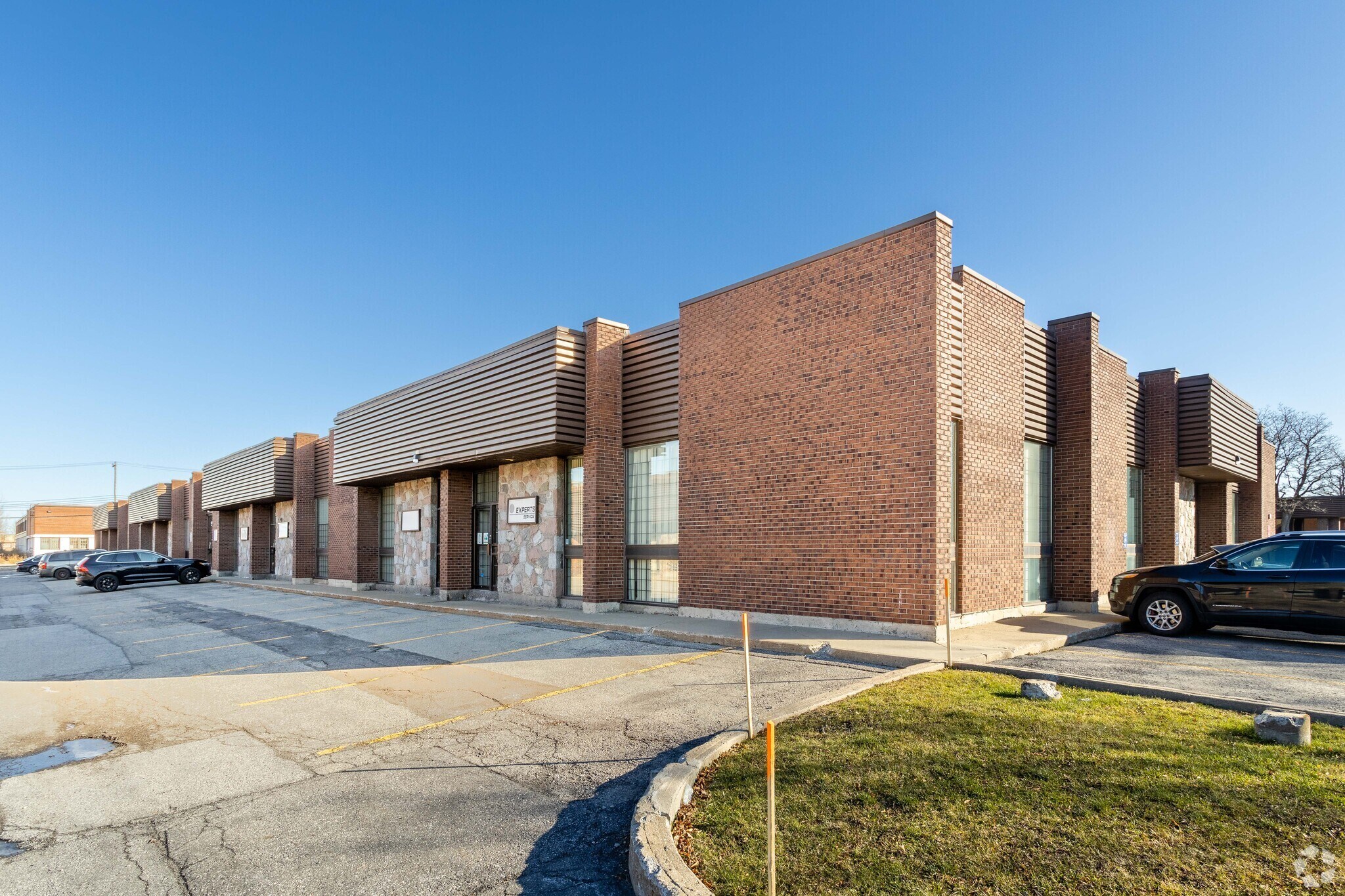 145 Rue Barr, Montréal, QC à louer Photo principale– Image 1 sur 6