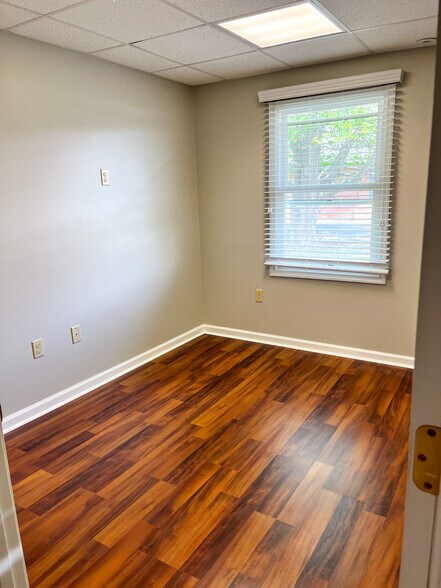 609 Dutchmans Ln, Easton, MD à louer - Photo de l’immeuble – Image 3 sur 12