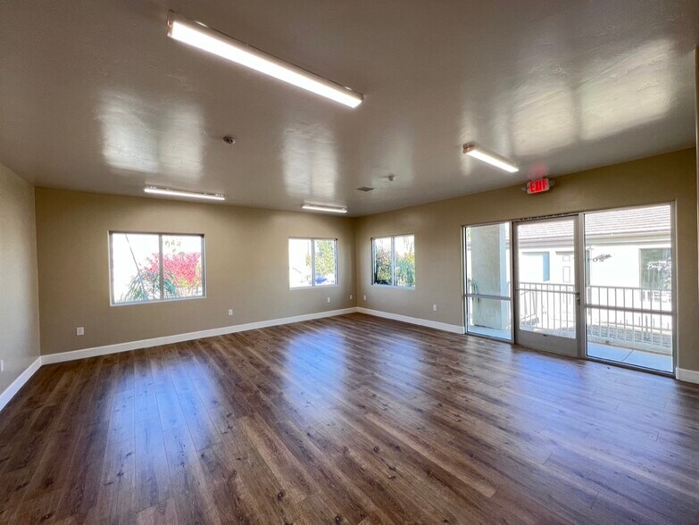 1747 W Walnut Ave, Visalia, CA à louer - Photo intérieure – Image 3 sur 11