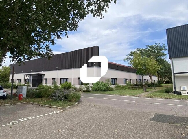 Plus de détails pour Avenue Du Docteur Georges Lévy, Vénissieux - Bureau, Local d'activités à louer