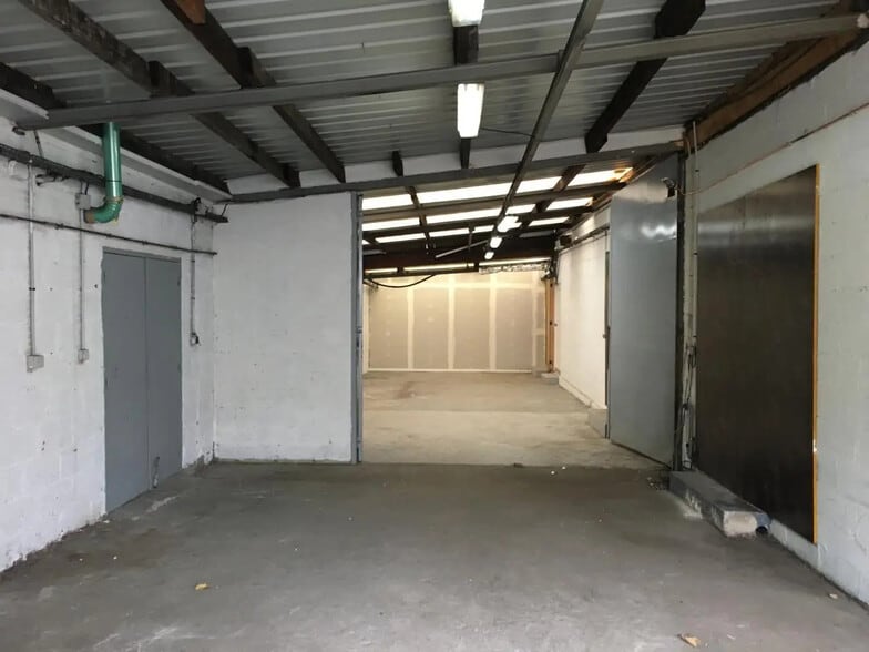 120 Avenue Félix Faure, Nanterre à louer - Photo de l’immeuble – Image 3 sur 6