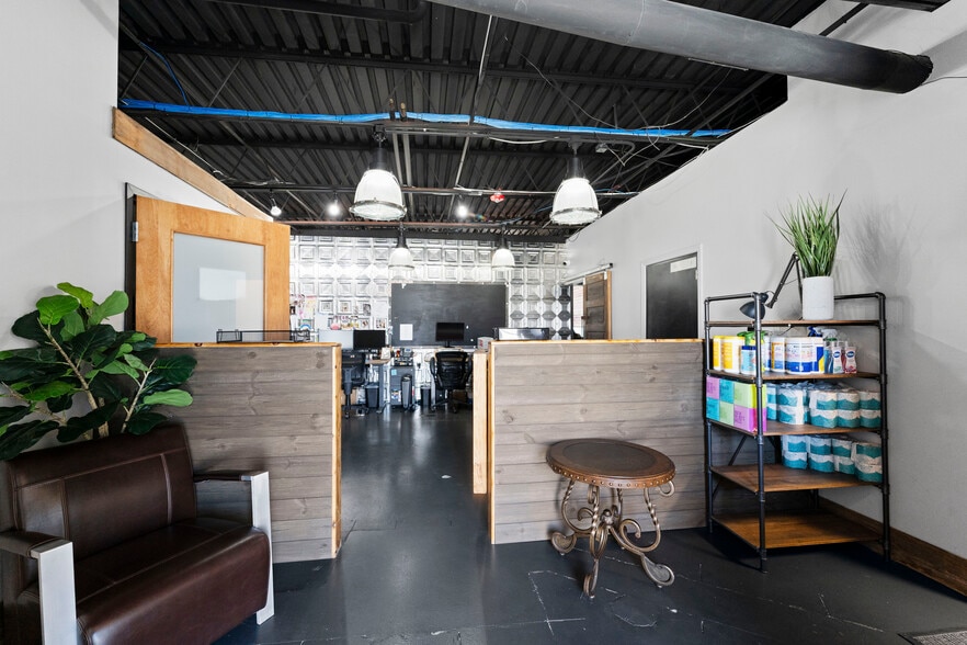 823 Chadwick St, Indianapolis, IN à vendre - Photo intérieure – Image 2 sur 13