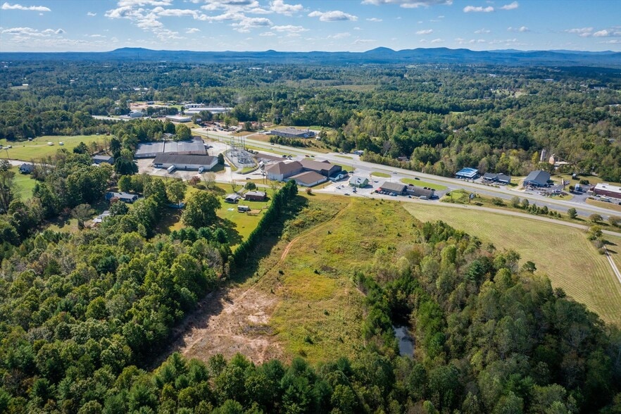 4054 Lower Cedar Valley Rd, Hudson, NC à vendre - Aérien – Image 1 sur 14