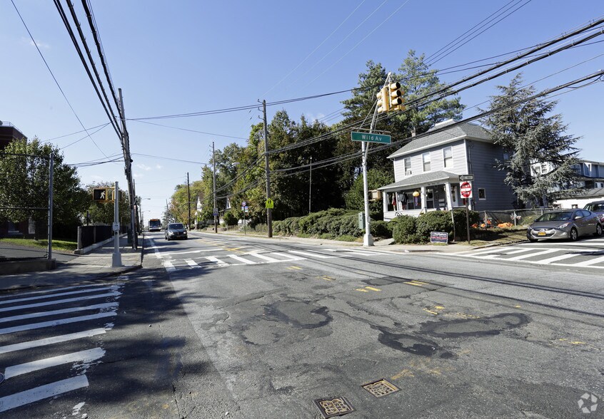 4089 Victory Blvd, Staten Island, NY à louer - Photo de l’immeuble – Image 2 sur 22