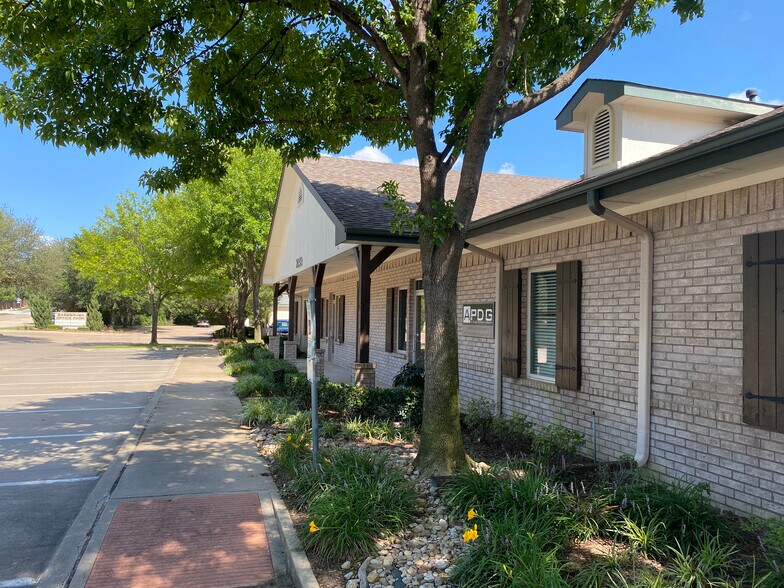 2653 Sagebrush Dr, Flower Mound, TX à louer - Photo de l’immeuble – Image 2 sur 3