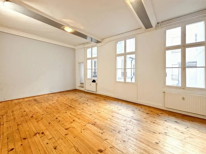 Bureau dans Paris à louer - Photo de l’immeuble – Image 2 sur 4