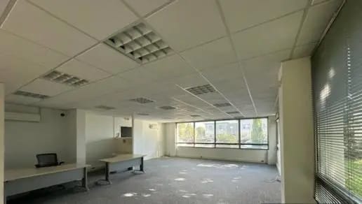 Bureau dans Avignon à louer - Photo de l’immeuble – Image 2 sur 4